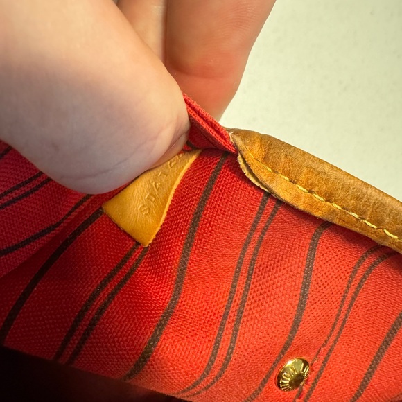 Louis Vuitton Neverfull MM Monogram Red Interior! - Picture 11 of 15